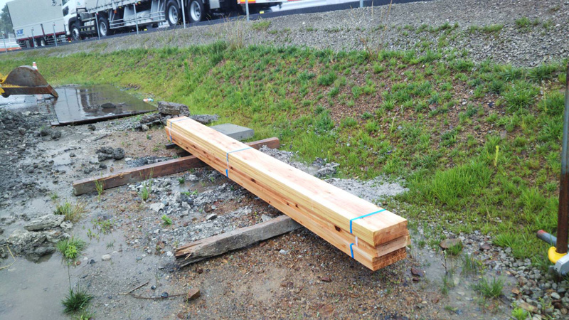 埼玉県比企郡吉見町 杉板納品