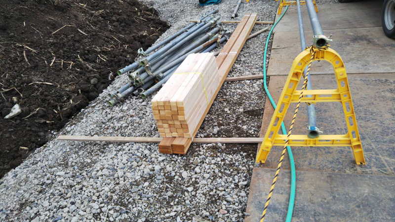 埼玉県久喜市 杭 ヌキ 配達