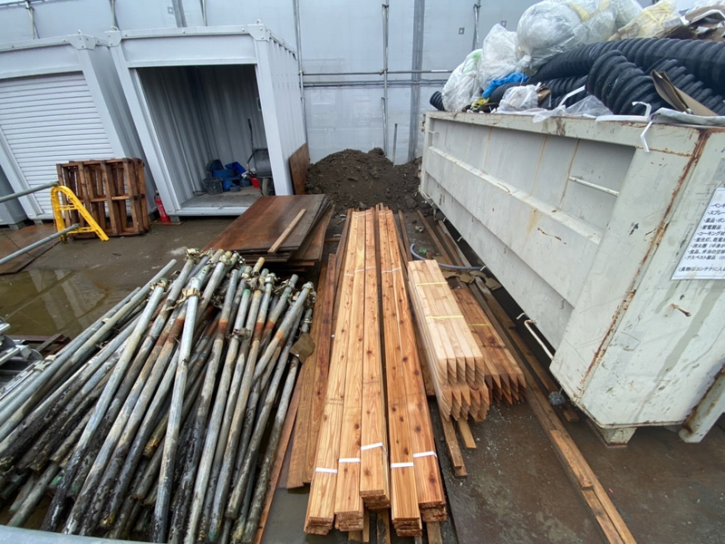 埼玉県久喜菖蒲 ヌキ 測量杭 配達