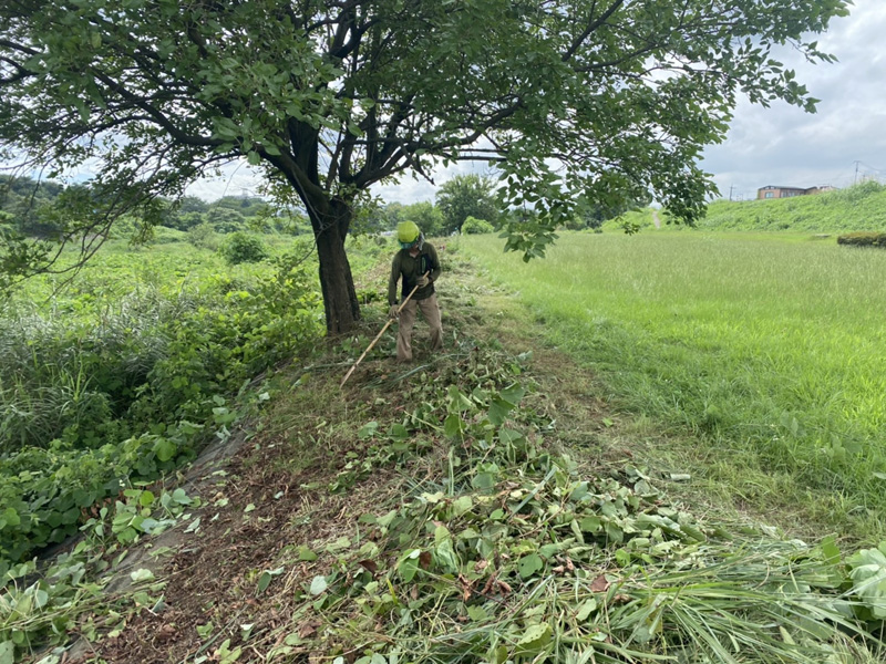 狭山市 草刈り工事 作業中