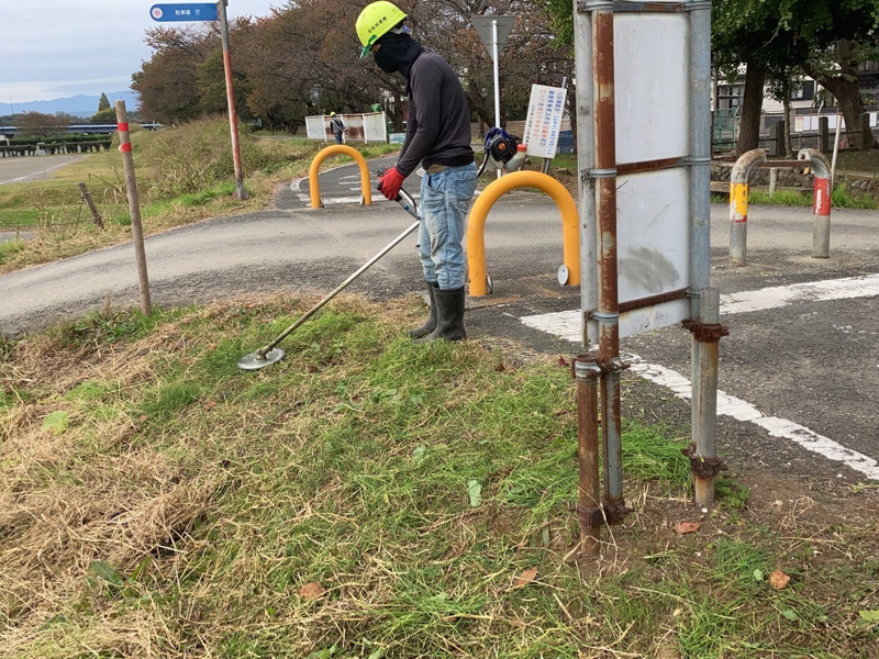 埼玉県内河川敷 伐採工事 作業中