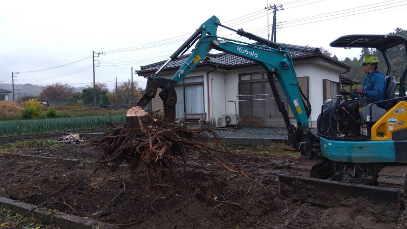 埼玉県寄居町 伐採抜根工事 作業中