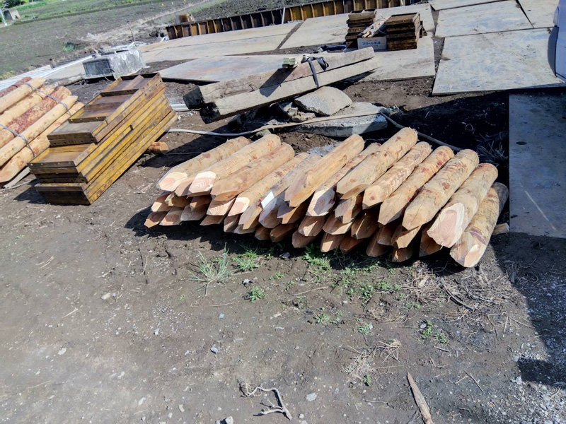 埼玉県加須市 松杭 納品