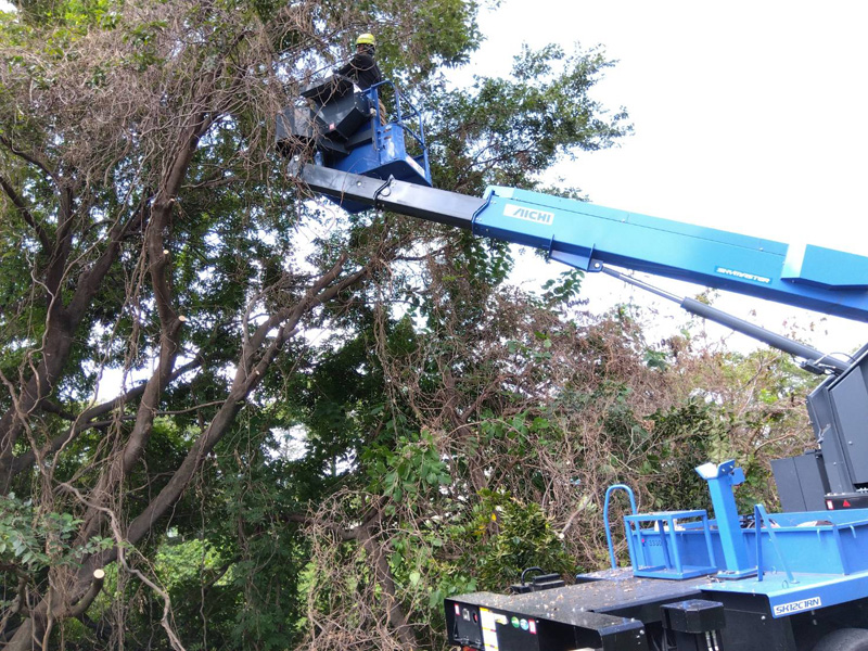 埼玉県東松山市大規模河川工事 作業中