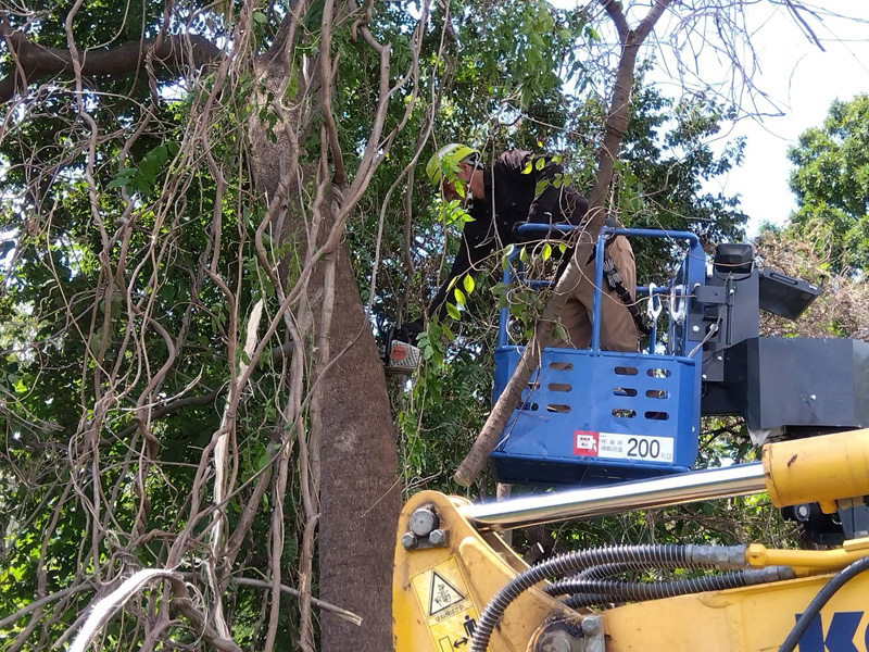 埼玉県東松山市大規模河川工事 作業中