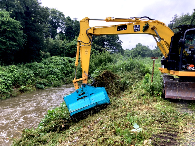埼玉県東松山市大規模河川工事 作業中