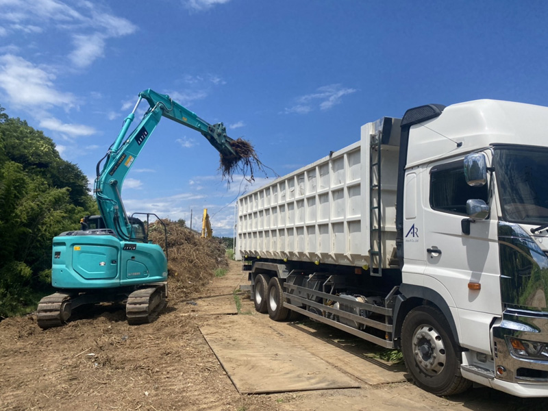 埼玉県東松山市 篠伐採除根工事 搬出状況