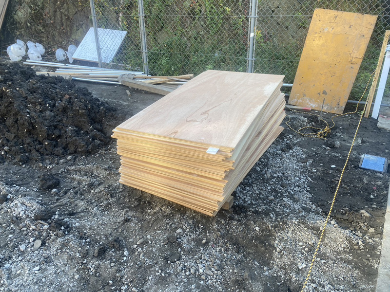 東京都荒川区南千住 土留め用ベニヤ配達