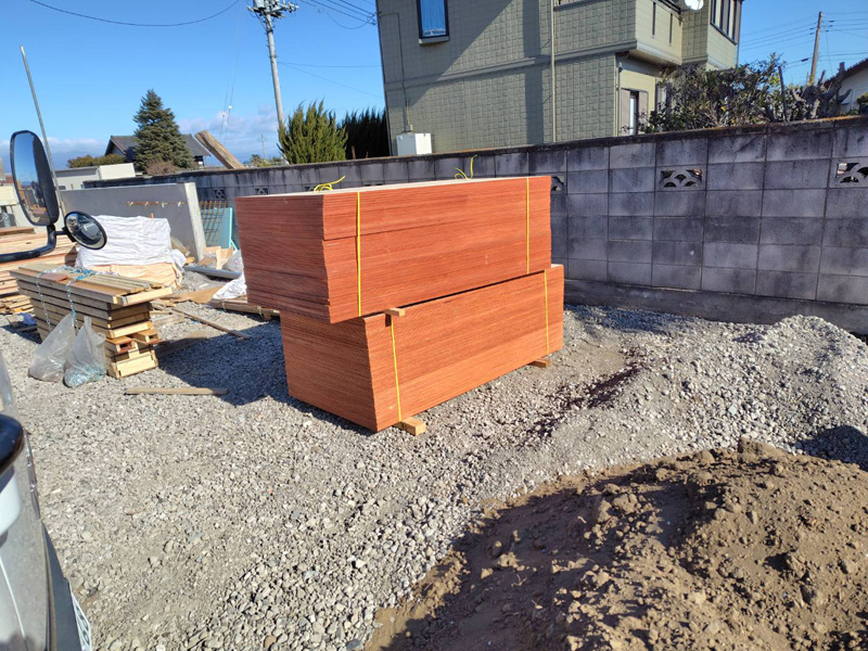 埼玉県児玉郡上里町 パネコート、桟木 配達