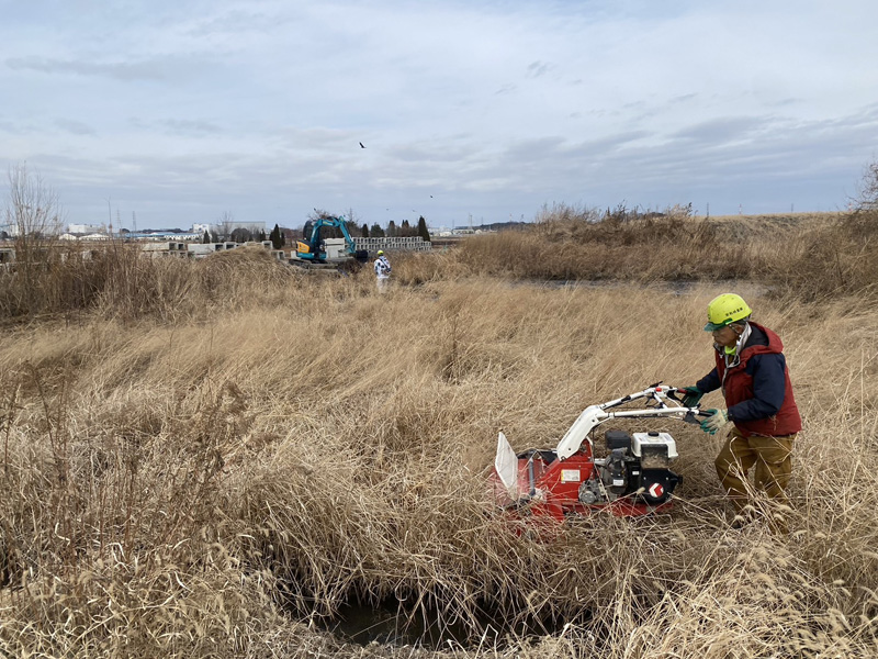 埼玉県さいたま市 草刈り工事 作業中