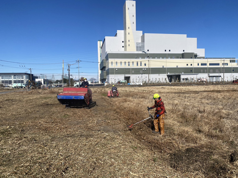 埼玉県さいたま市 草刈り工事 作業中