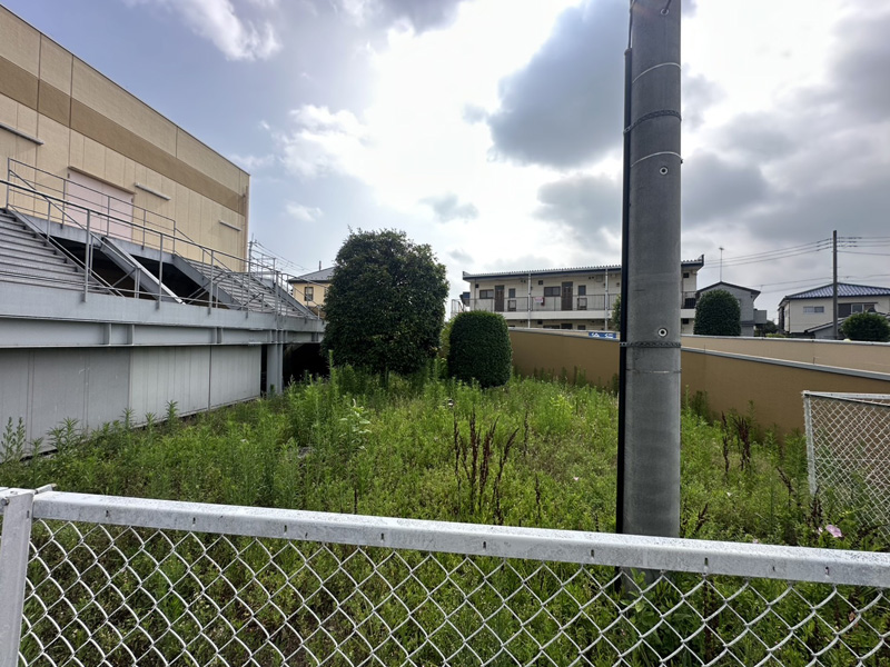 埼玉県内ショッピングセンター 緑地整備工事 着工前