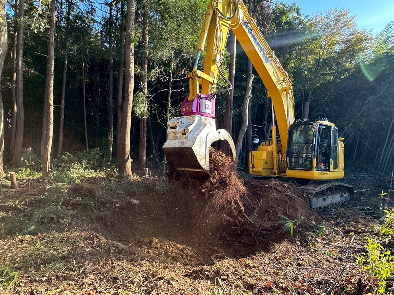 埼玉県大里郡寄居町 伐採伐根工事 作業中