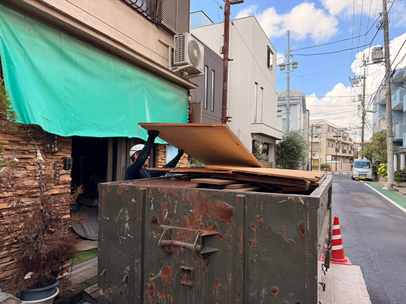 東京都品川区 解体工事 作業中
