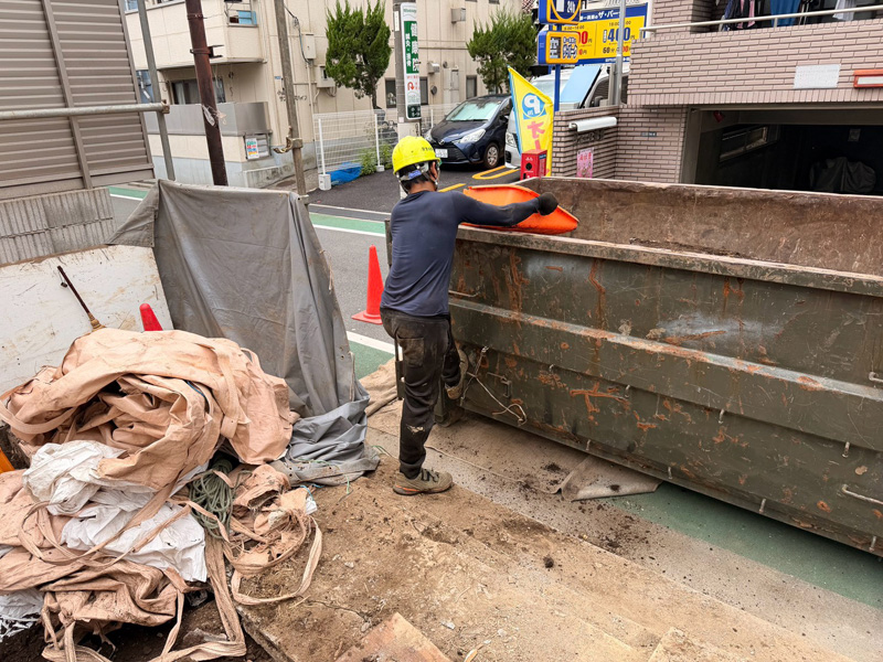 東京都品川区 解体工事 作業中
